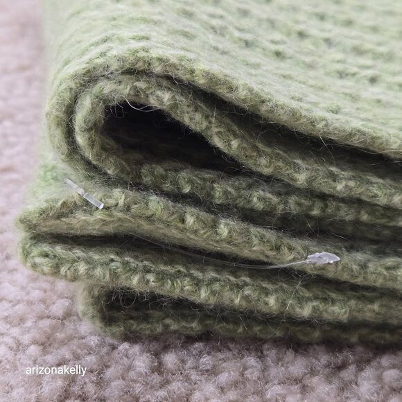 Castlerig Cashmere Green Knit Scarf *TINY REPAIRED HOLE* - Picture 12 of 12